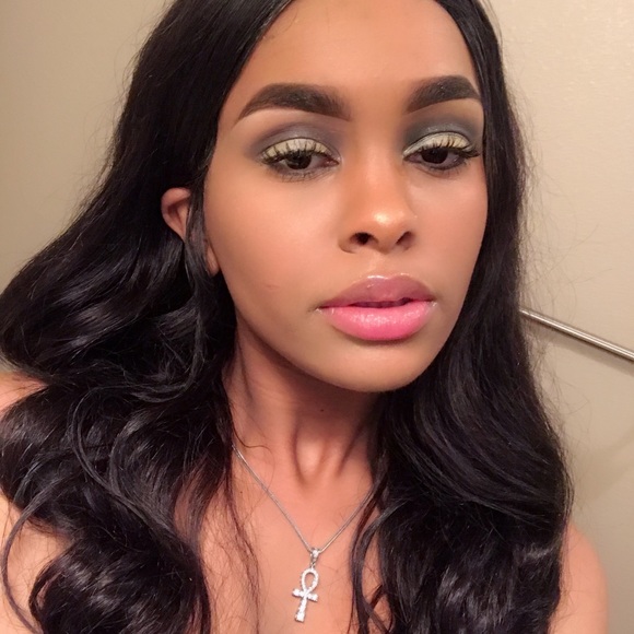 Meet your Posher, Dannielle - Picture 1 of 1